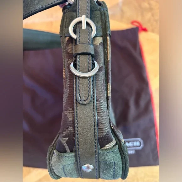 Coach Chelsea Optic Signature Logo Satchel 7035 - Picture 6 of 11